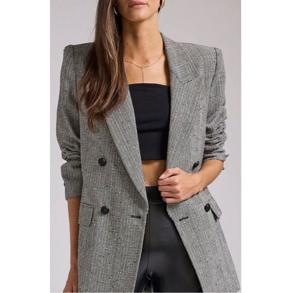 Generation Love Jackets & Blazers - GENERATION LOVE
PENELOPE PLAID BLAZER
Size xs